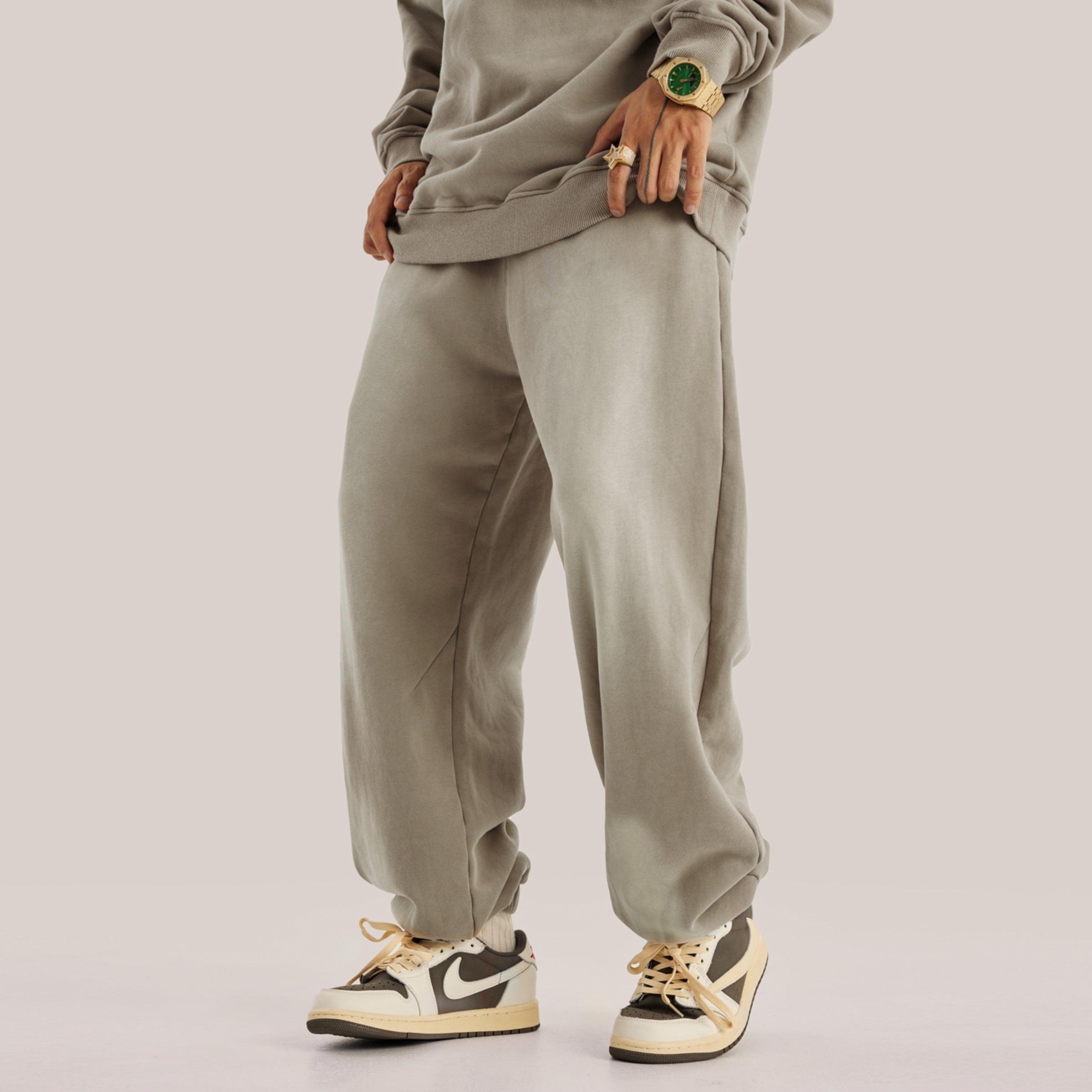 beige baggy pants, streetwear model wearing baggy pants
