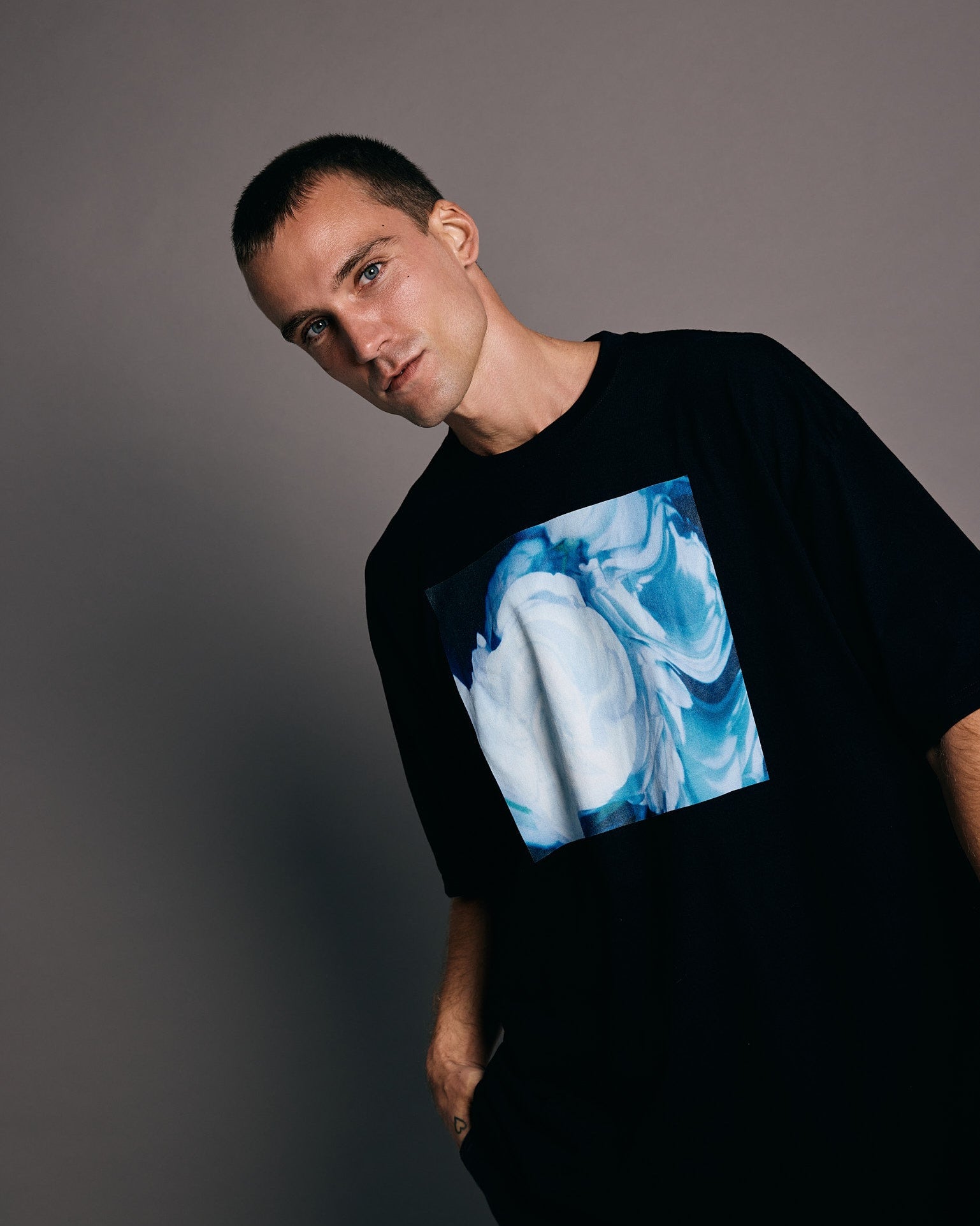 Roselight x Black T-Shirt (RARE) x Black and Blue