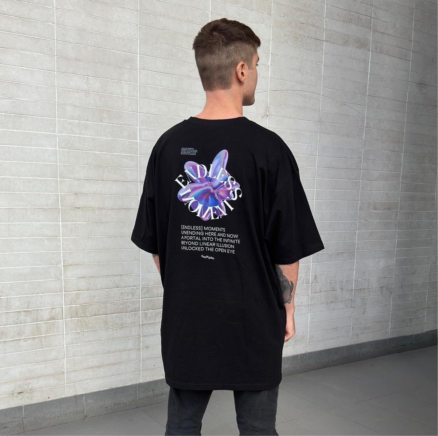 AETERIUS LUXURY STREETWEAR EXCLUSIVE CLOTHING BACK DESIGN ENDLESS MOMENTS 